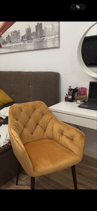Vand scaun tip fotoliu de culoare galbena