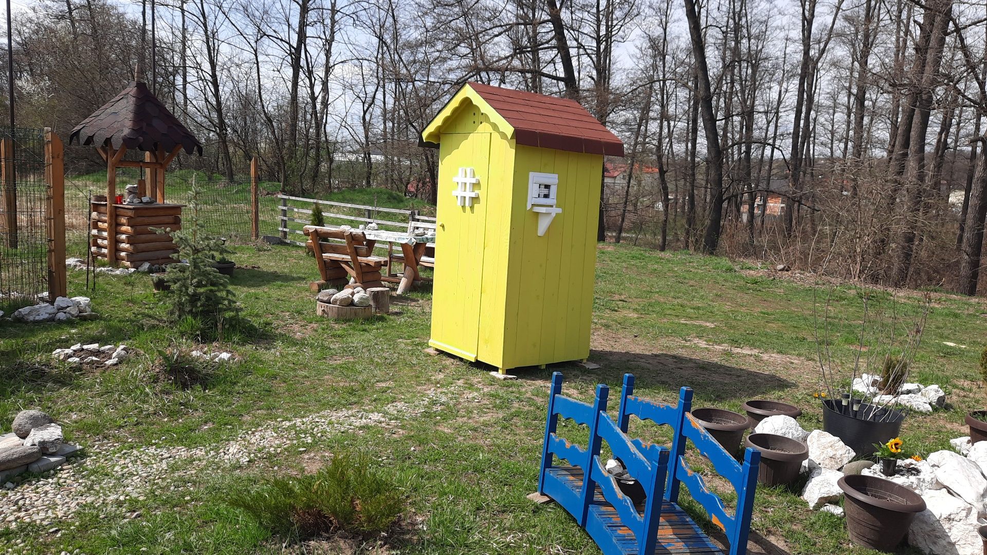 Weceu toaleta sau casuta  gradina depozitare