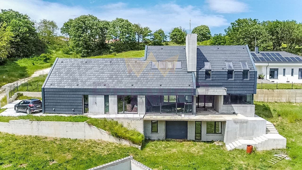 Продава се Къща в с. Звездица, Област Варна - 326 кв.м за 813 €/кв.м - Снимка #12