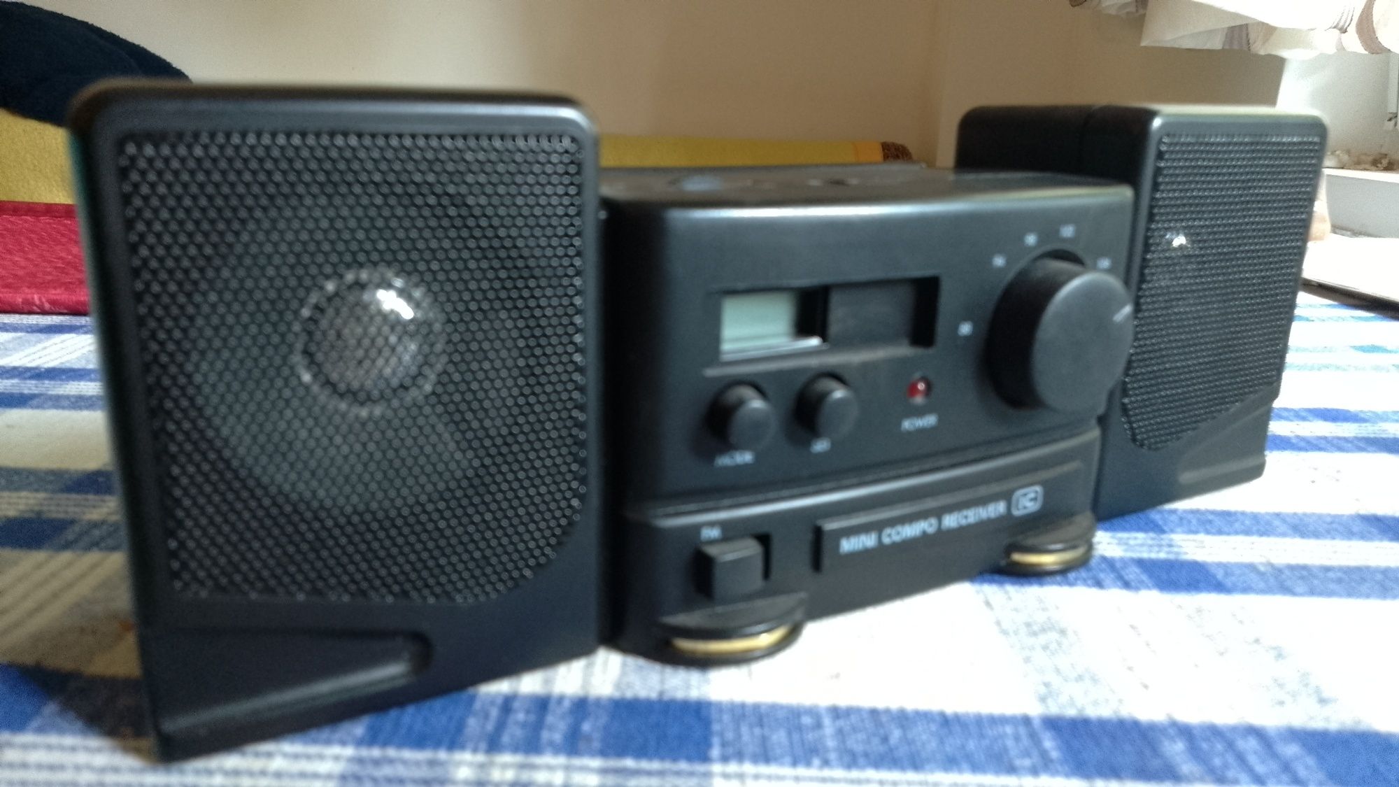 Radio mini portabil stereo FM
