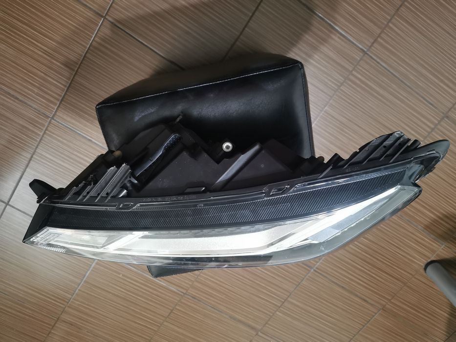 Far stânga logan /sandero an 2021/2025