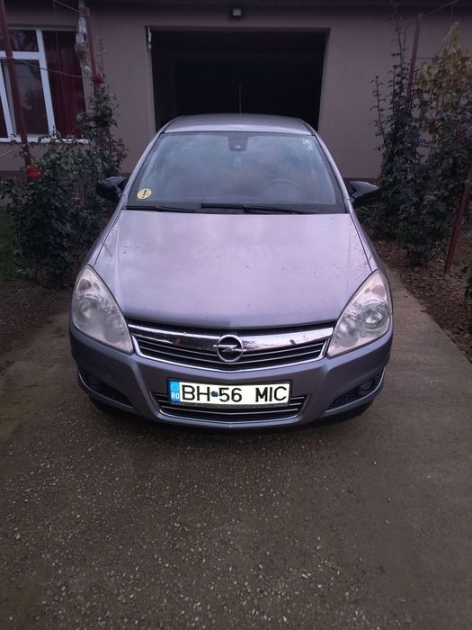 Vând Opel Astra h Motor defect 1,3 cdti