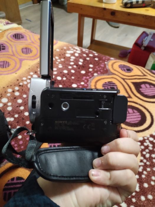 Vând cameră mai veche sony