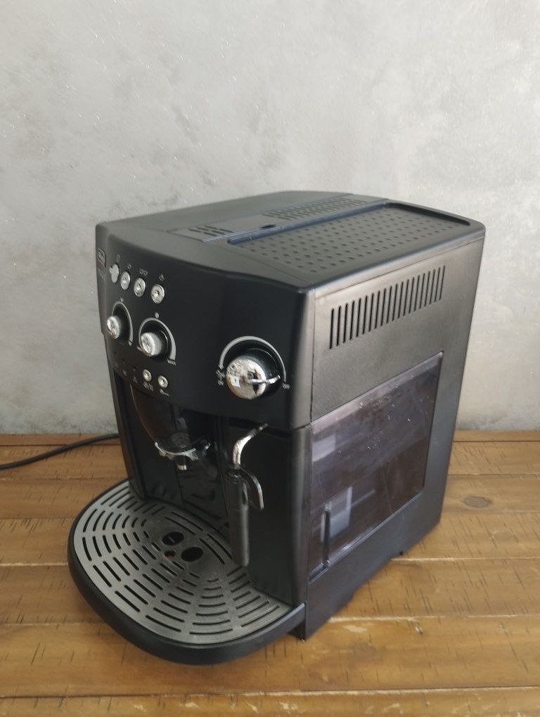 Aparat/espressor cafea DeLonghi Magnifica/transport gratuit