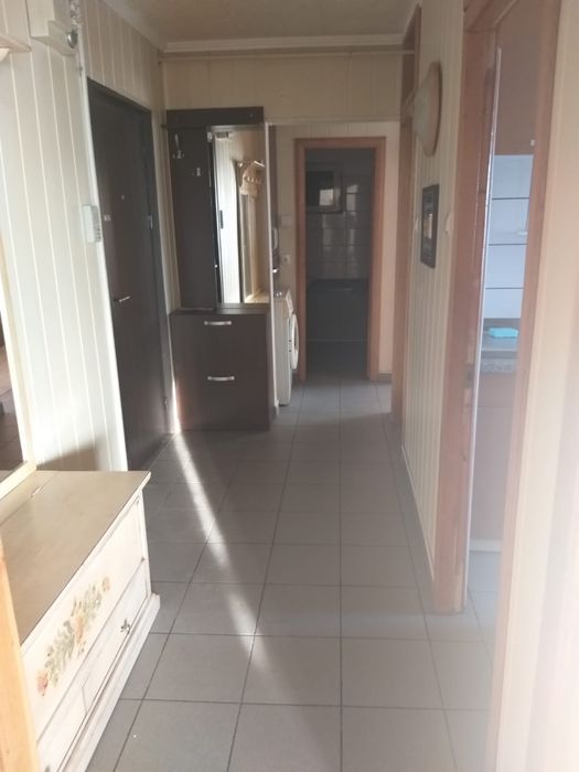 Ofer apartament cu doua camere spre inchiere