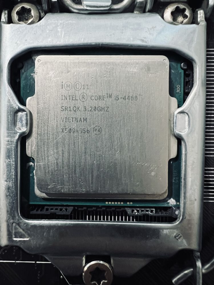Готовый бюджетный игровой комплект Core I5-4460,B85,16Gb ozu + bonus!