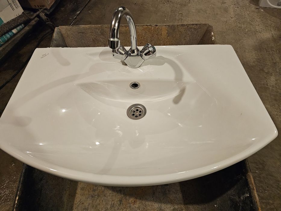 Мивка "Ideal Standard" - оборудвана