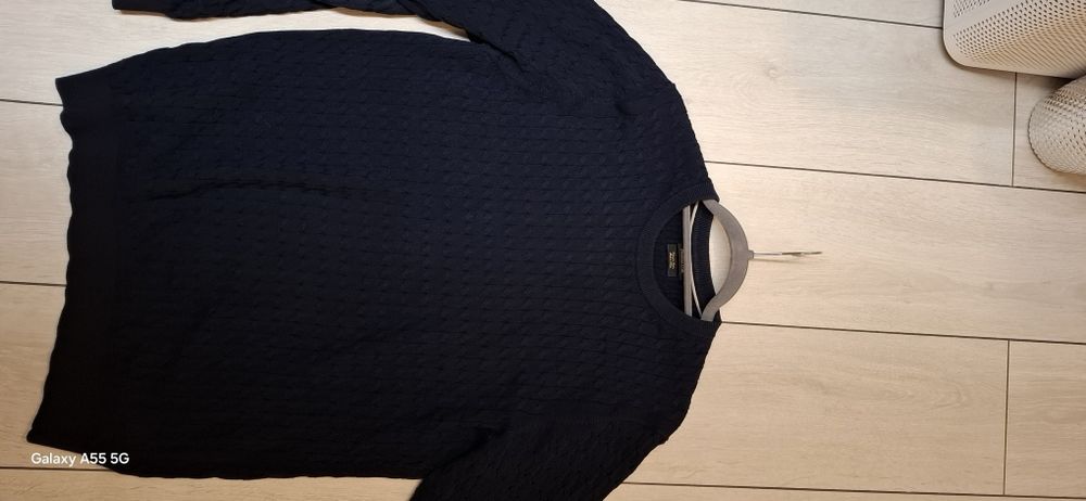 Vând pulover Massimo Dutti