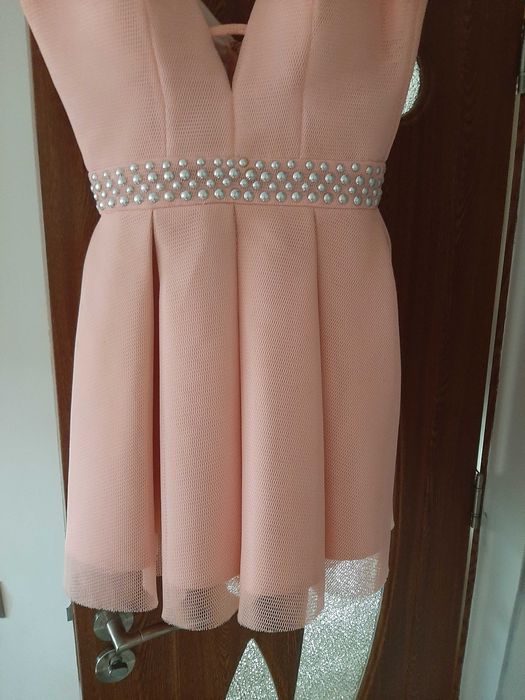 Vand rochii de seară