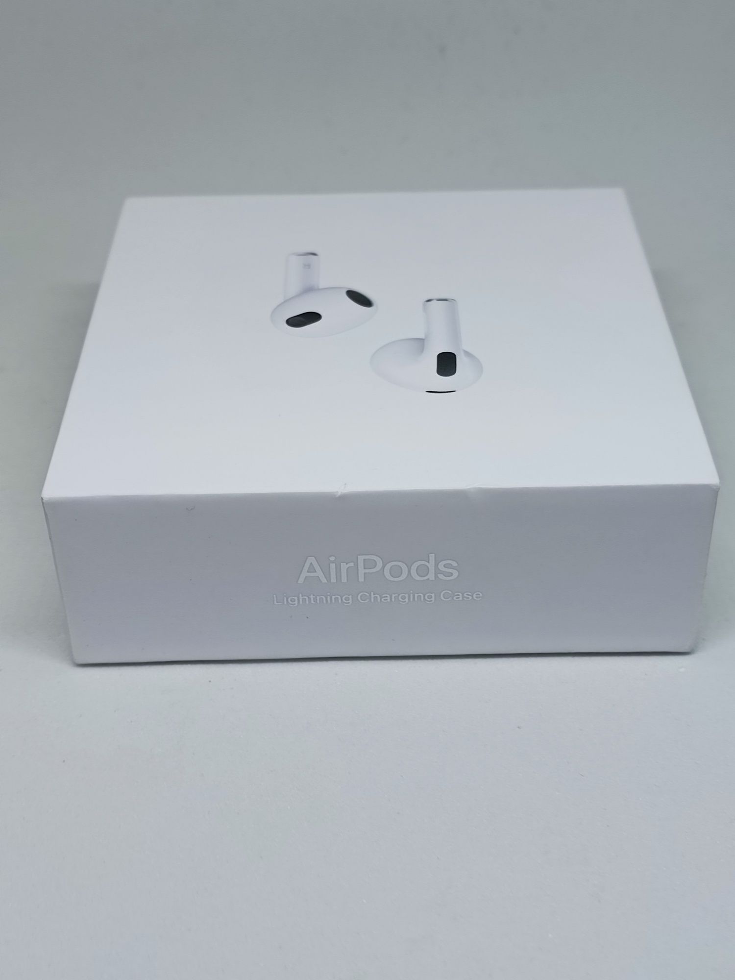 Чисто нови запечатани True wireless слушалки APPLE AIR PODS 3ND GEN