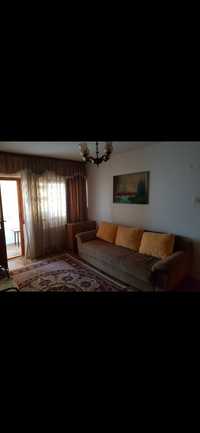 Inchiriez apartament