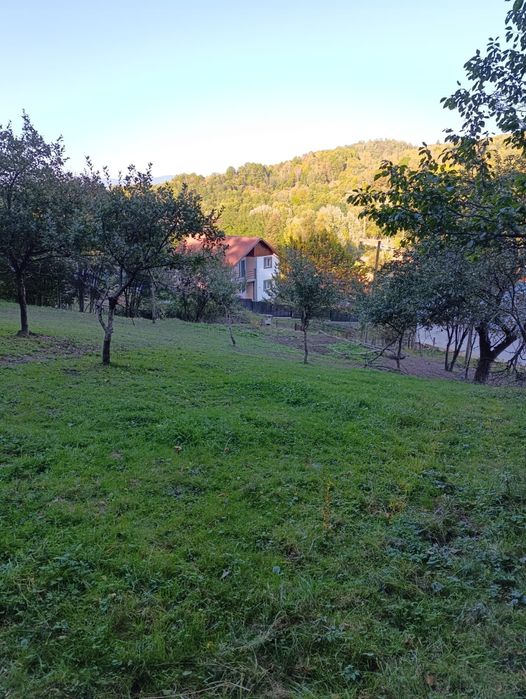 Teren intravilan de vânzare