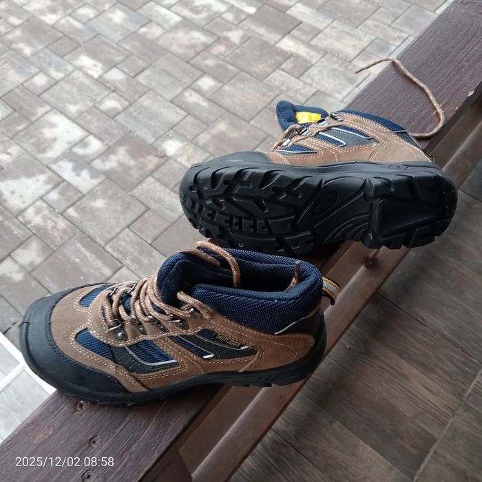 Vând ghete Safety Jogger Nr 39