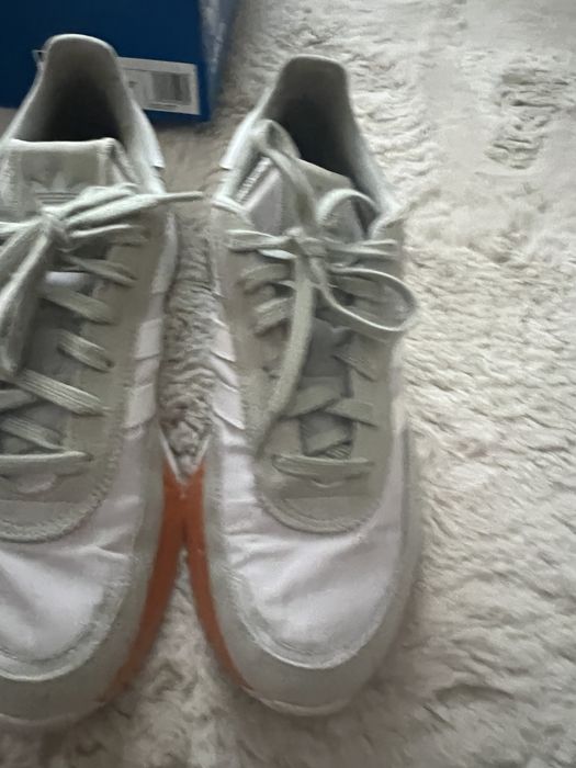 Adidas marimea 42
