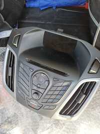 Ford Focus 3: Sync1, ecran monocolor, rama cu butoane si guri ventilar