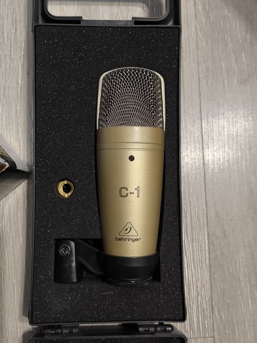 Микрофон беринжер c1