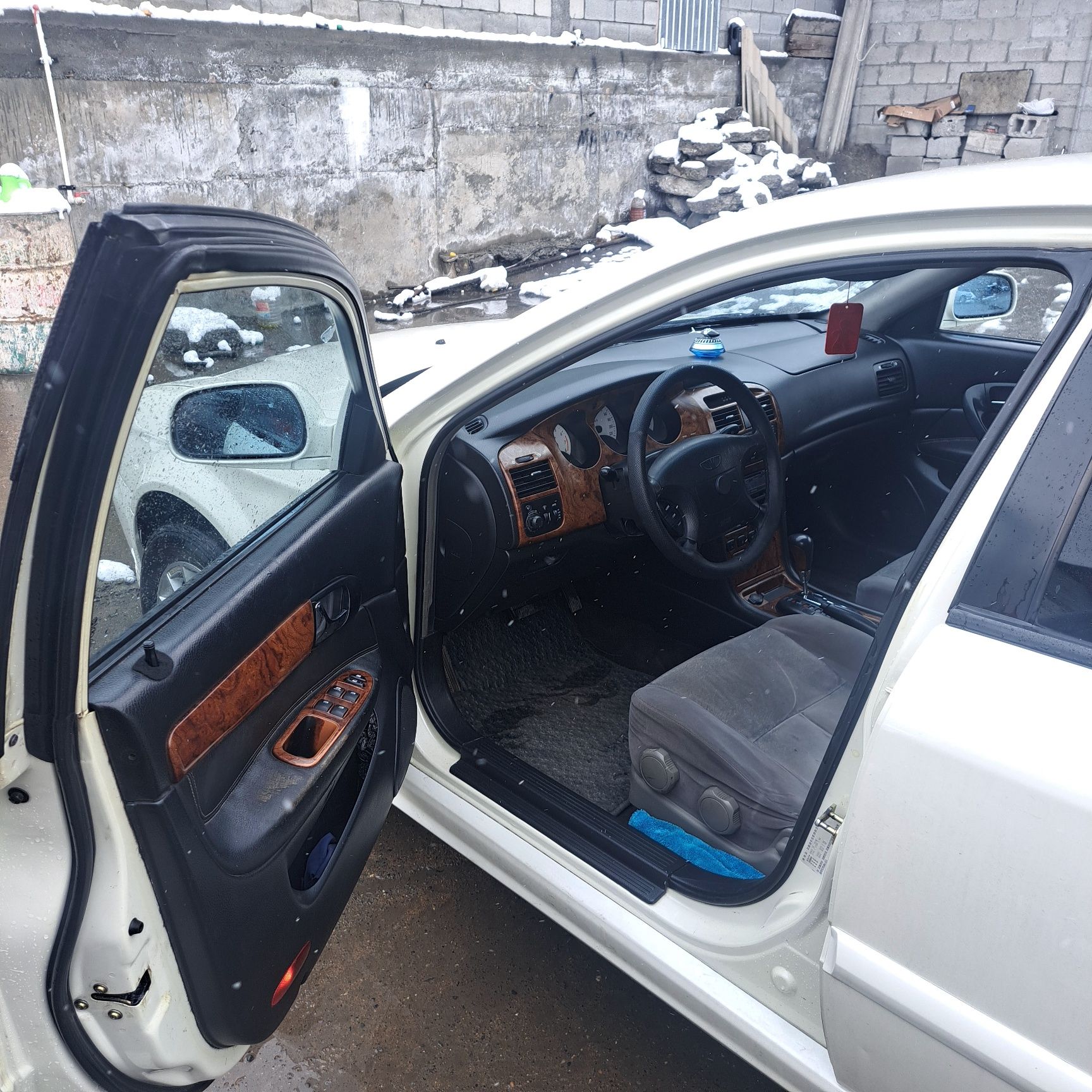 Daewoo    magnus