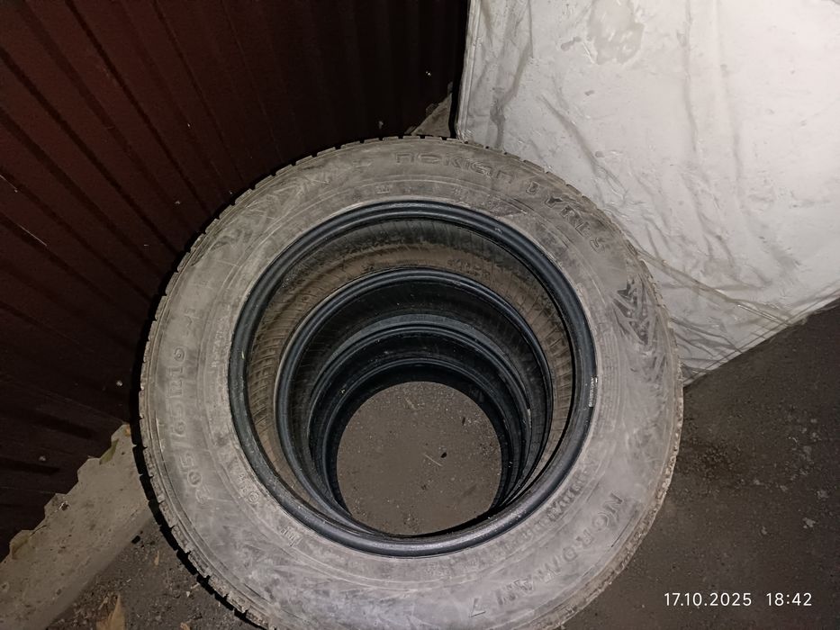 Продаю шины зимние