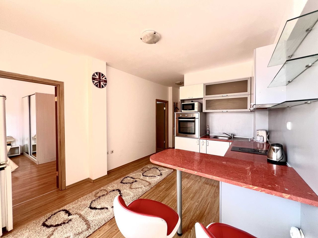 Продава се Тристаен апартамент в к.к. Слънчев бряг - 69 кв.м за 812 €/кв.м - Снимка #2