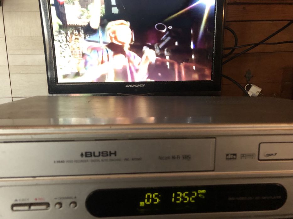 VCR Bush DVHS4 Vhs dvd combi
