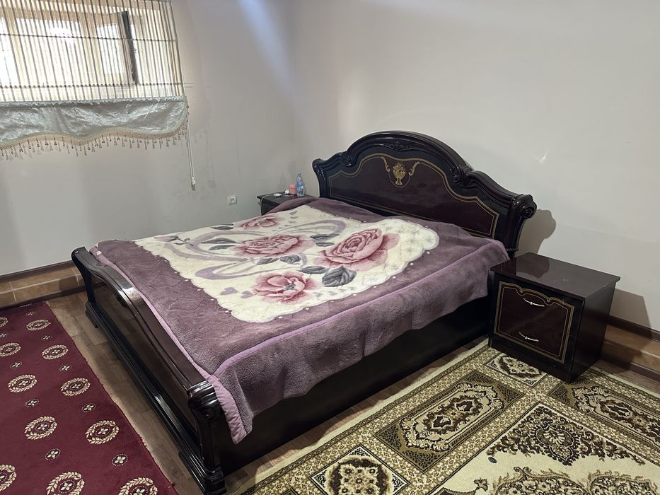 Спальный гарнитур бу, шкаф, кровать, туалетный столик