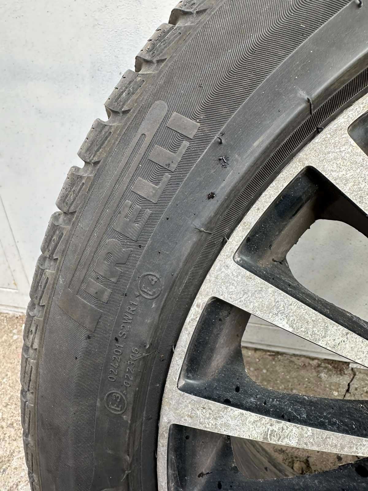 Зимни Гуми с джанти пирели - 225/50/17.