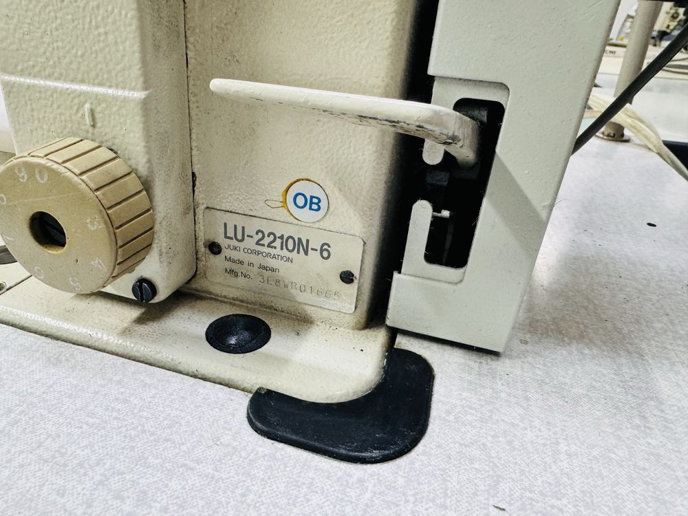 Masina de cusut cu triplu transport JUKI LU 2210 N automata