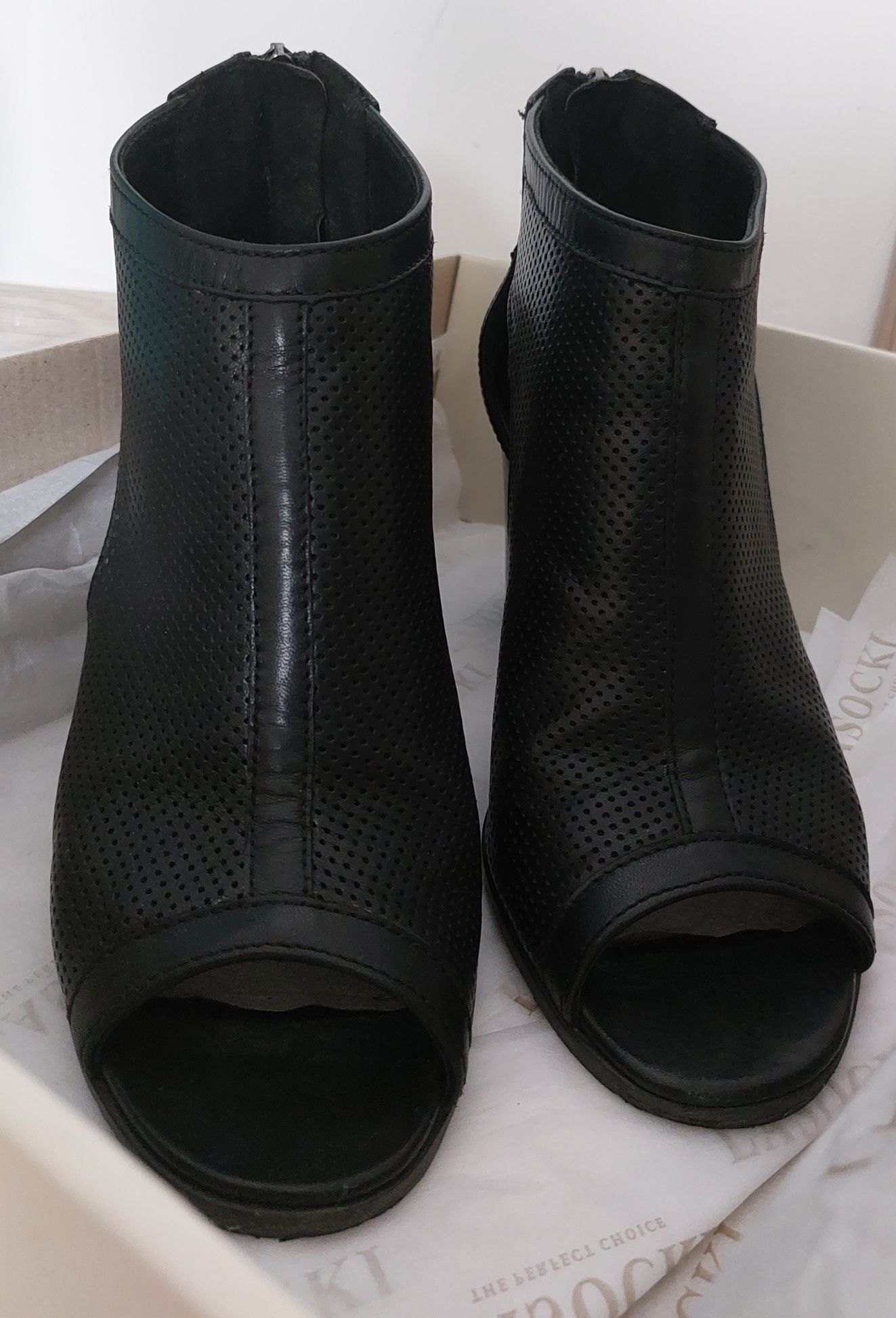 Sandale negre piele Lasocki