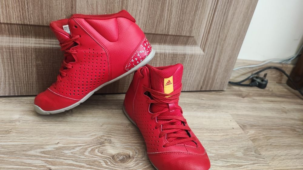 Детски маратонки Adidas Adiprene UK4 , 5 EUR37 1/3