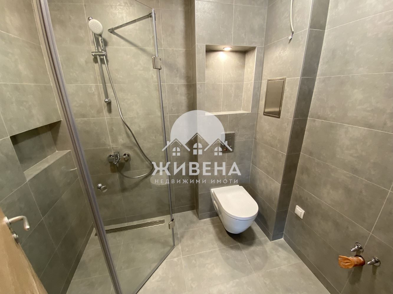 4-стаен апартамент, к.к. Св.Св. Константин и Елена, До ключ, 142 кв.м