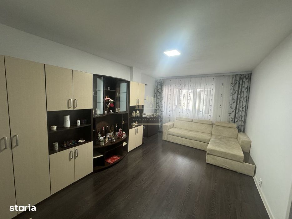 Apartament Cu 3 Camere, Etaj 4, Grui, Campulung