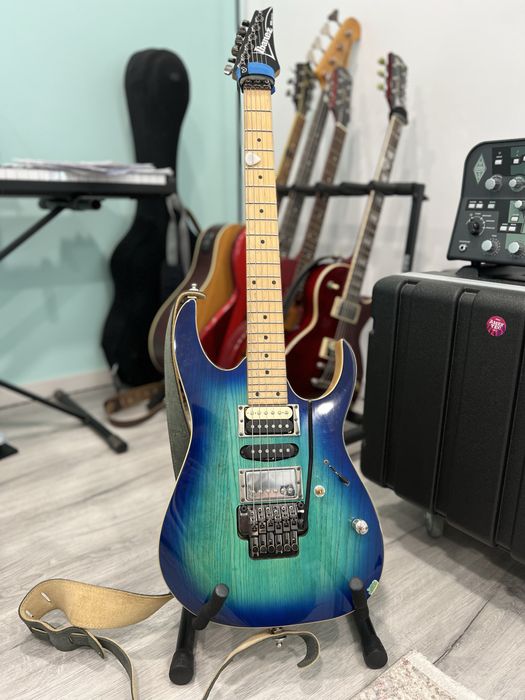 Ibanez RG370ahmz+Case Ibanez MR500C