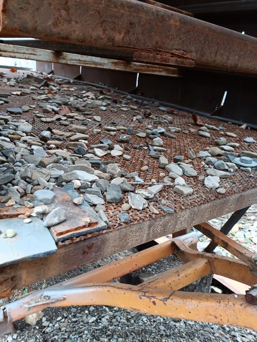 Selector piatra cu vibraror