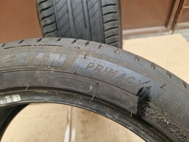 2 Michelin R17 225/45
летни гуми
DOT4120