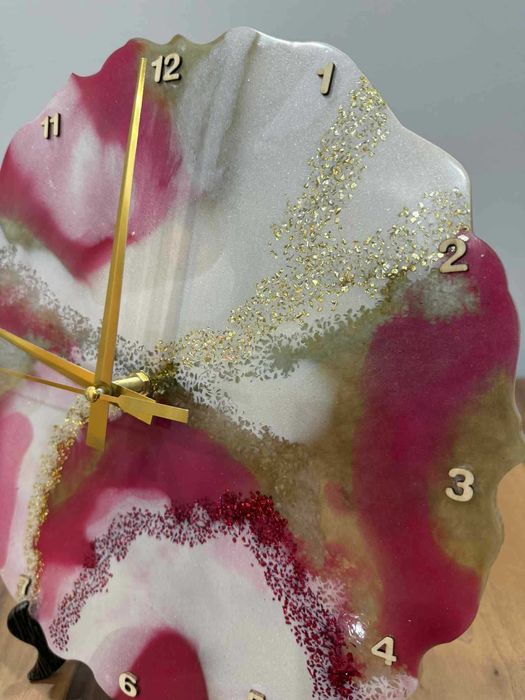 Голям дизайнерски, ръчно изработен часовник