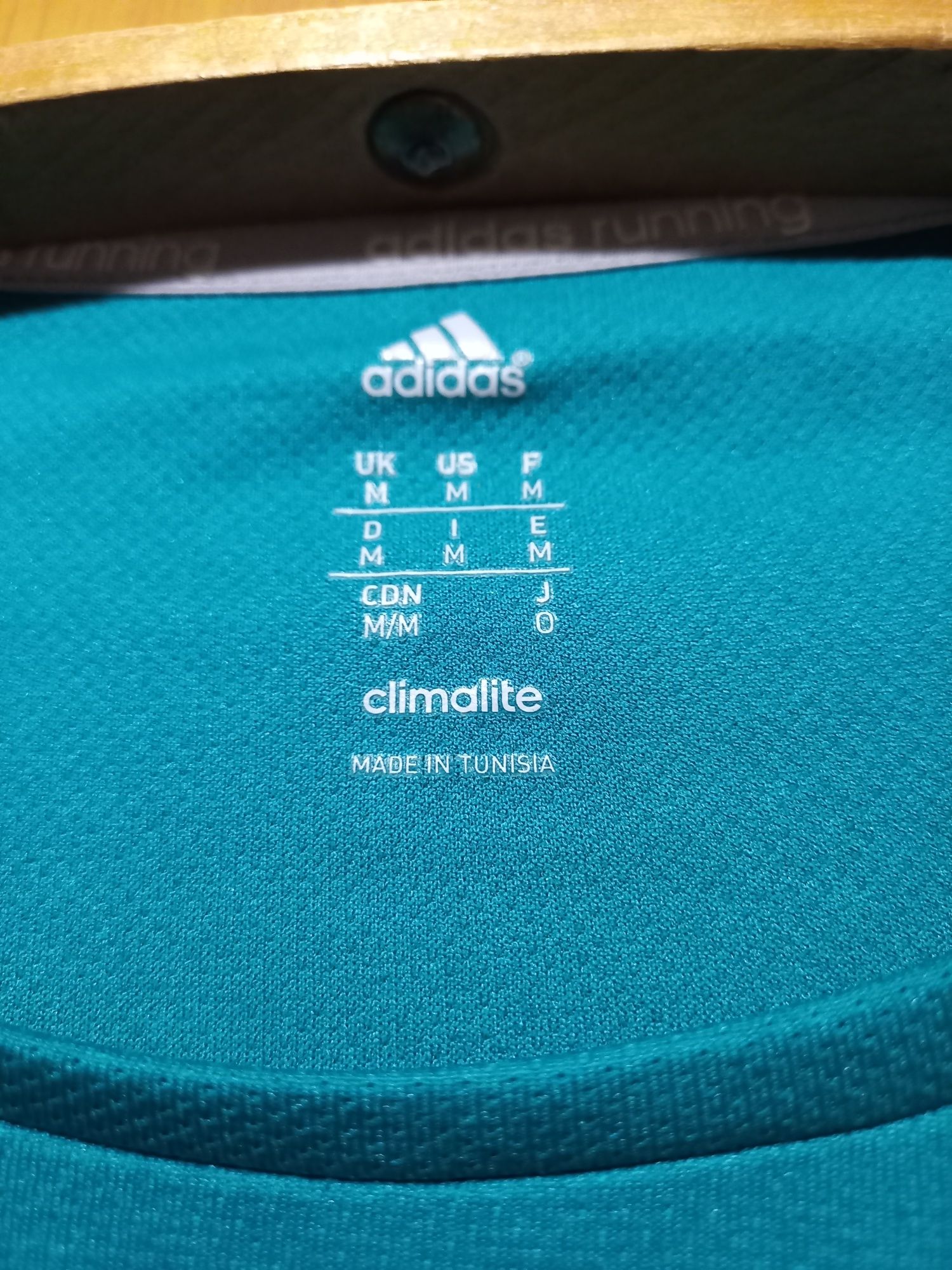 Лонгслив от adidas из Европы. Недорого.