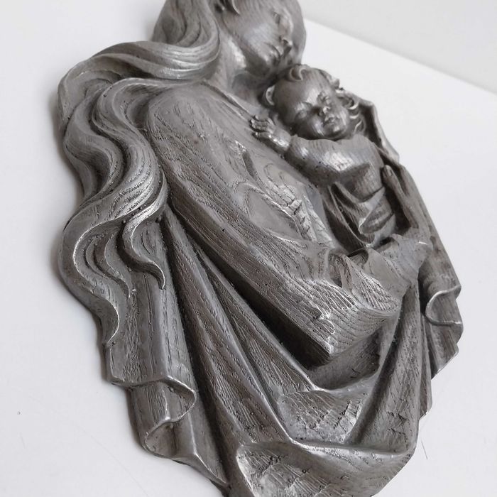 НАЙ ДОБРАТА ОФЕРТА Барелеф майка с дете