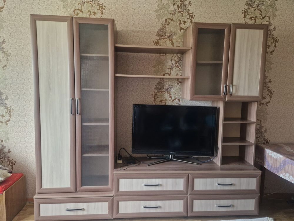 Продам стильную мебельную стенку для гостиной!