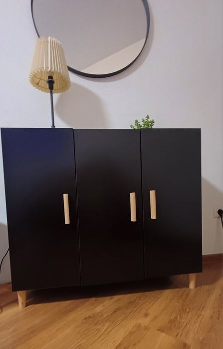 Скрин  - черен с дърво бук