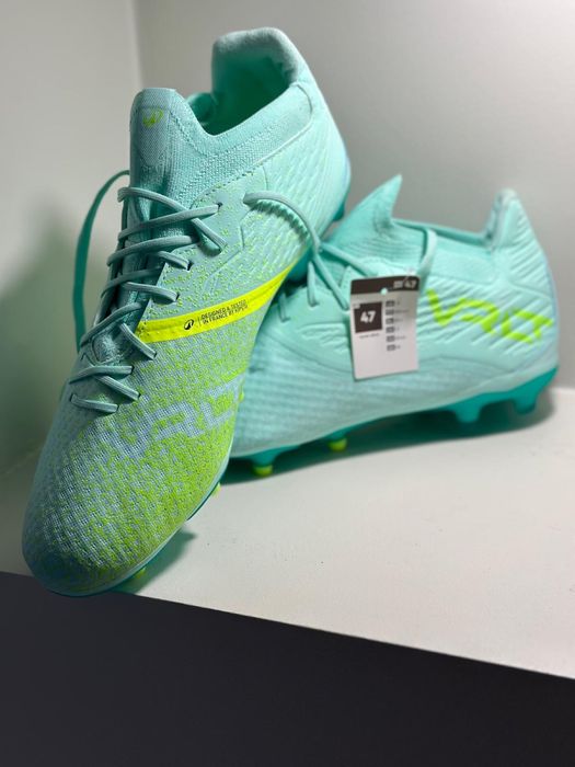 Incaltaminte diferite modee si marimi !