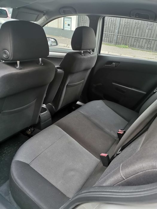 Opel Astra H 1.6 benzina hatchback