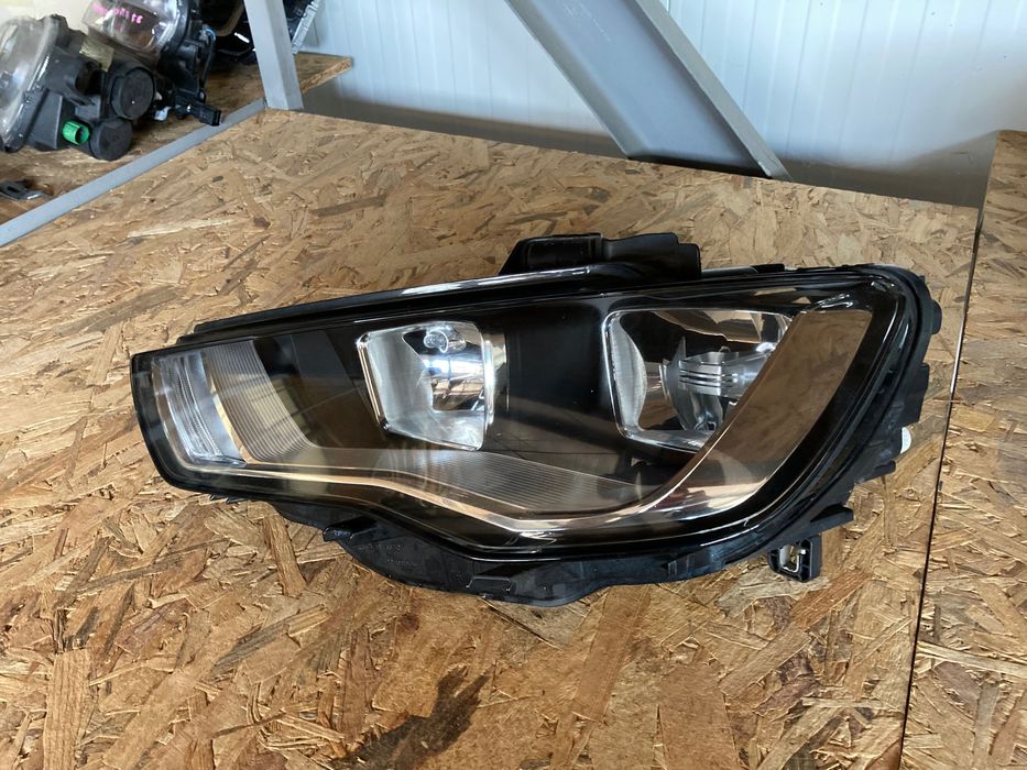 Ляв фар за Audi A3. 2013-16. Hella