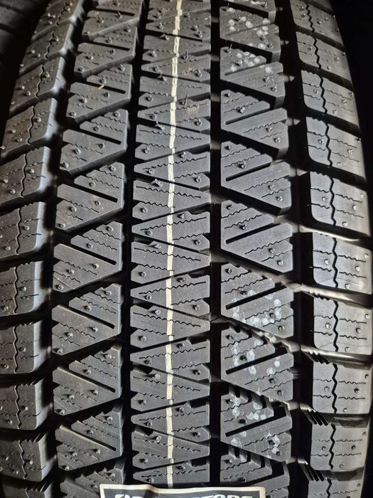 215/70R16 Bridgestone DM-V3