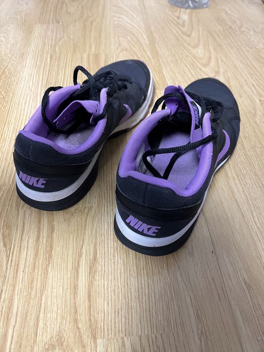 Vand adidasi nike 39