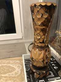 Vaza ornamentala din lemn