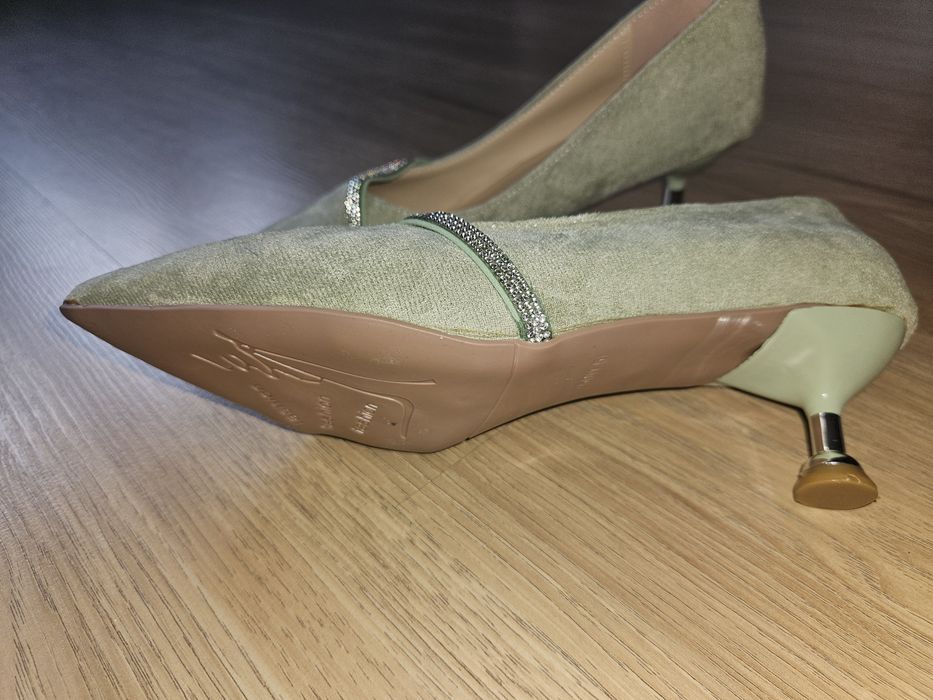 Обувки светло зелени