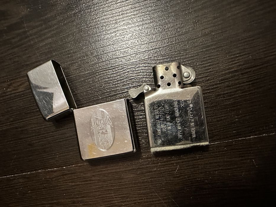Bricheta zippo gravata Juventus