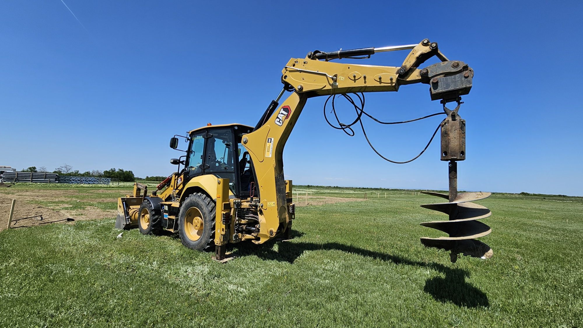 Buldoexcavator de închiriat