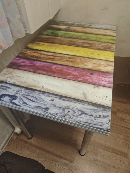 Продам стол 110 на 70 и 4 стула