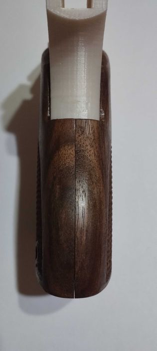 Орехови чирени (ръкохватка) за пистолет ТТ 33